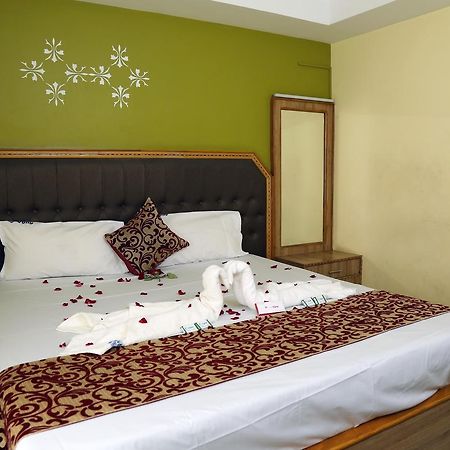 Hotel Vijay Pollāchi Exteriér fotografie
